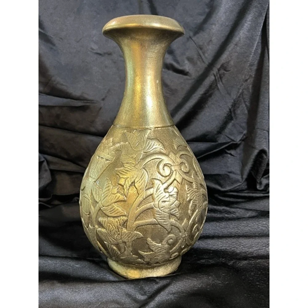 FORMALITIES‎ BY BRAUMS 13 x 7 GOLD TONE VASE (2187)